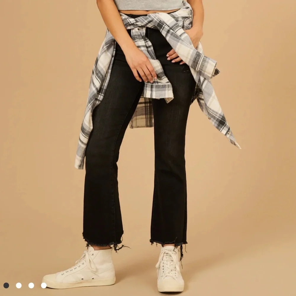 Altar’d state Gianna distressed jeans - Picture 4 of 4